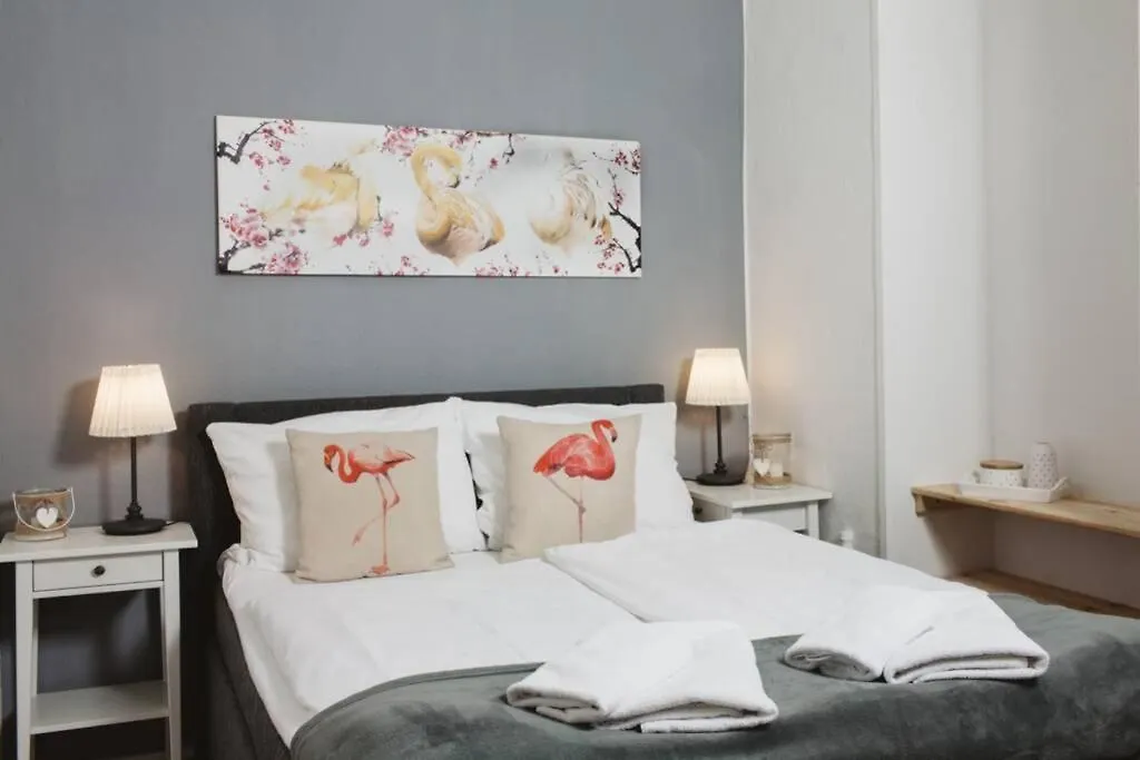 City Apartment Near Shooping Center, 6 Guests Berlin